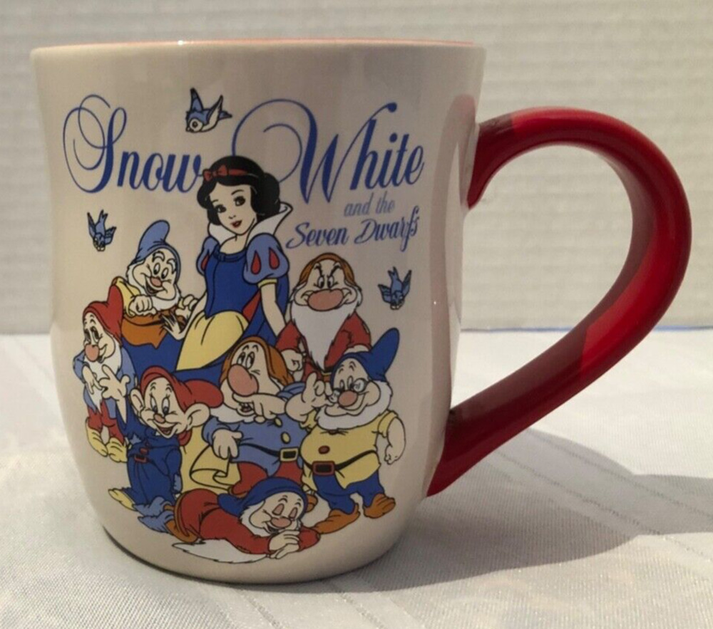 DISNEY SNOW WHITE AND THE SEVEN DWARFS COFFEE MUG THE FAIREST OF THEM ALL